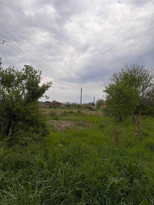 Парцел в село Братя Даскалови до ток и вода