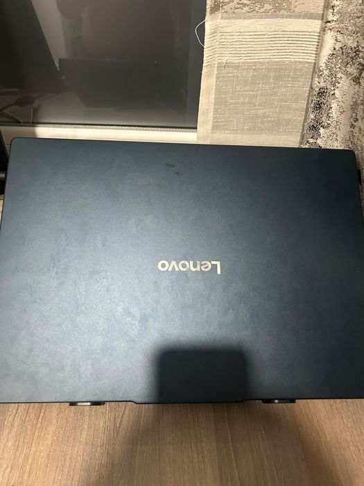 Vând PlayStation 5 si laptop Lenovo