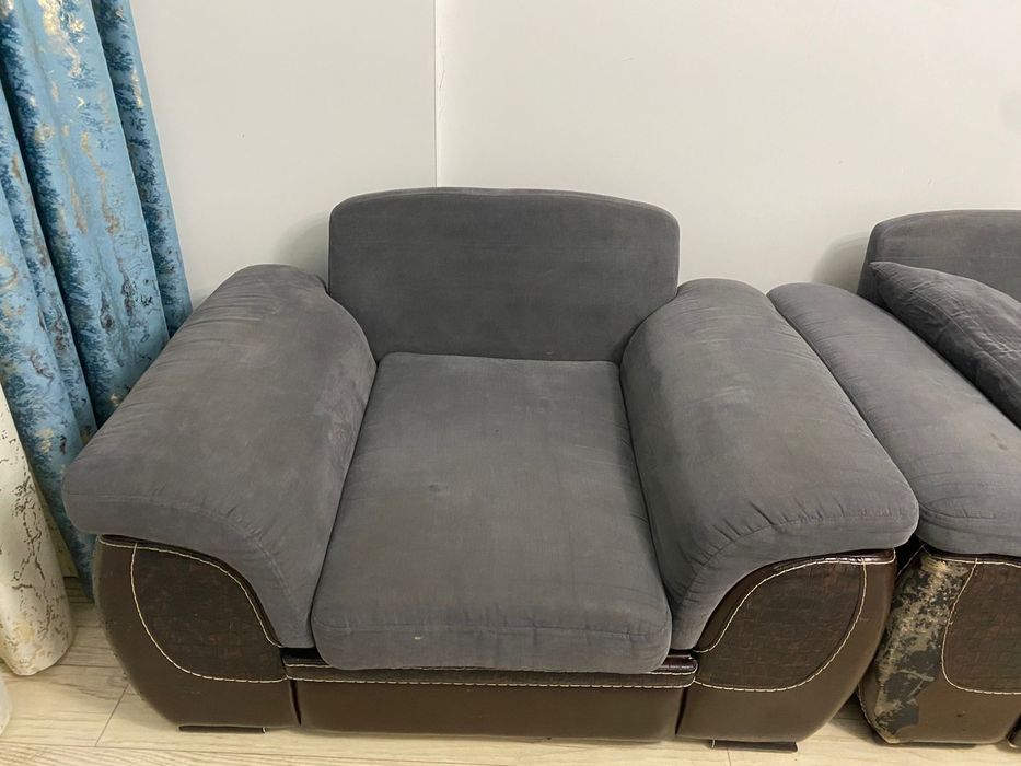 Диван б/у даром , самовывоз