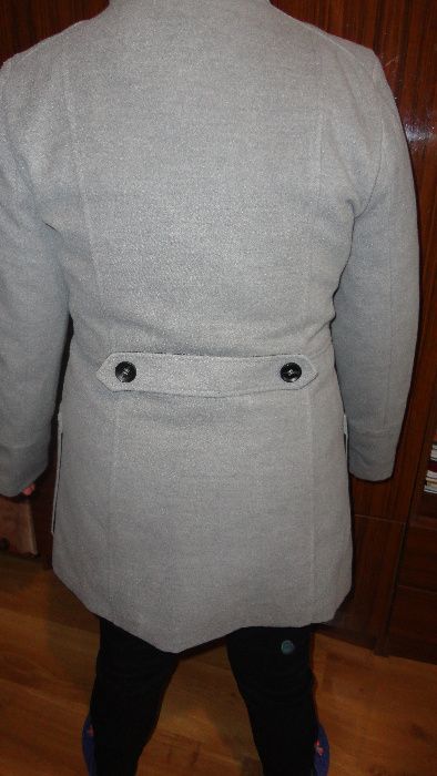 Страхотно сиво палто