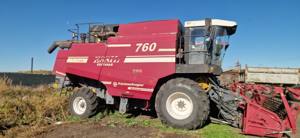 Продам комбайн Есиль-760