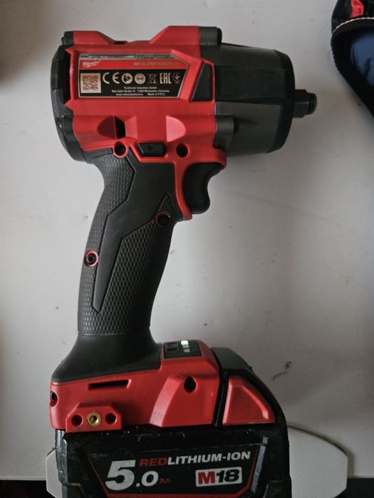 Milwaukee impact 18v brushless