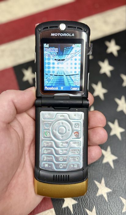 Motorola V3/V3i D&G ( Refurbished, ca noi /Libere de retea