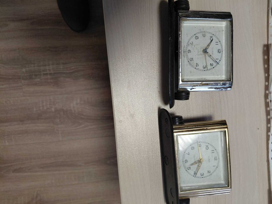 различни часовници всички работещи