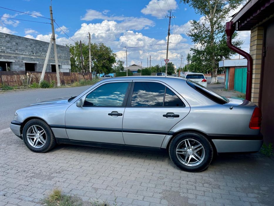 Mercedes Benz C180