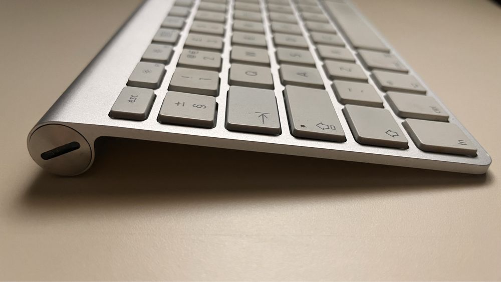 Tastatura Apple Wireless