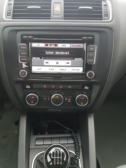 Vând sistem multimedia volkswagen original Bosch