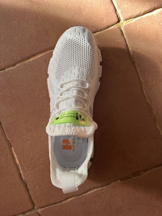 Кроссовки со скидкой