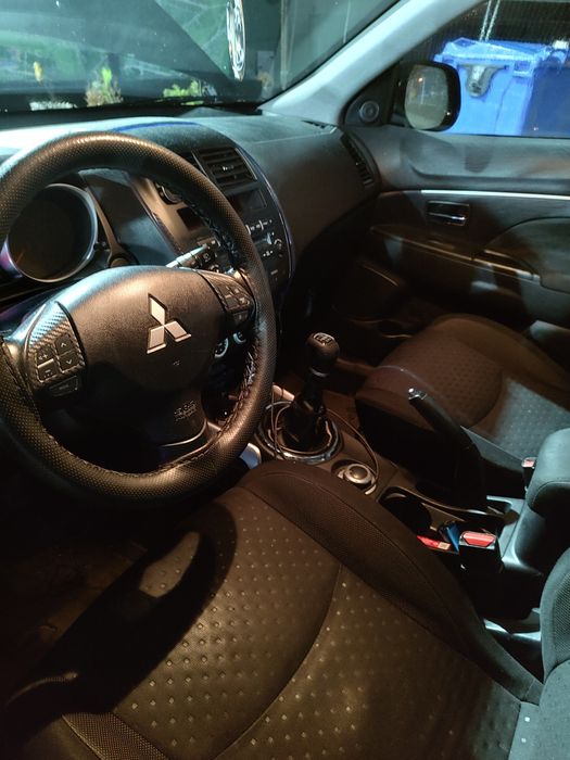 Vând Mitsubishi asx 4x4 sau schimb cu mașina mai nouă