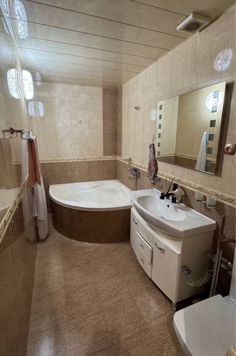 Шота руставели, Аския 3х комнатная квартира рядом парк Бобура