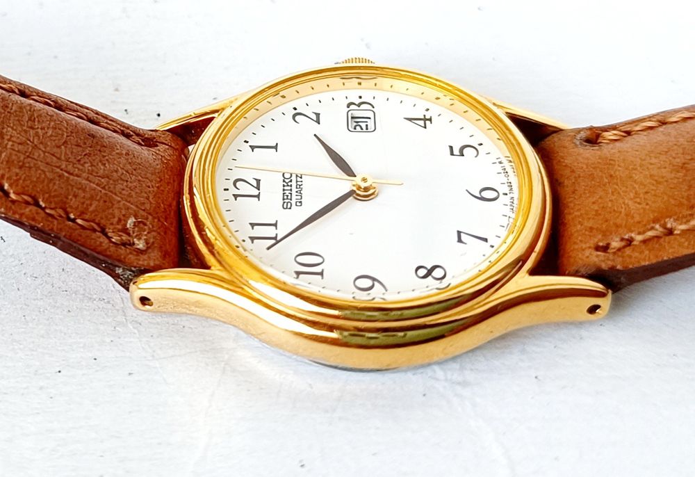 SEIKO quartz 7N82-0101 дамски часовник. Много запазен, с оригиналната си каишка
