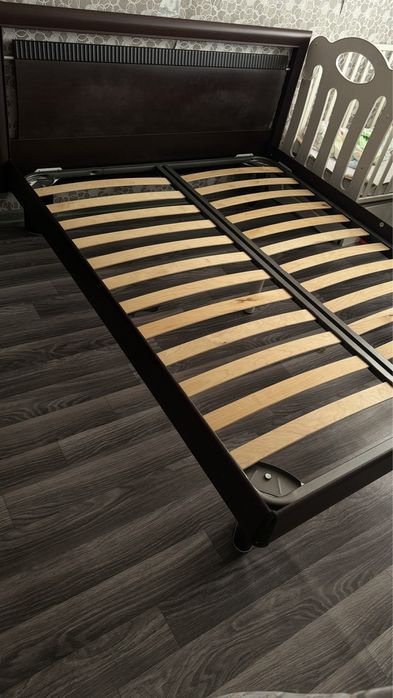 Продам спальный гарнитур