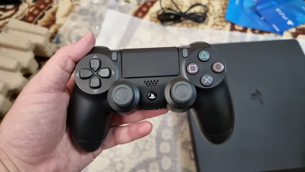 Sony PlayStation 4 Slim 1000g HDR, 1 оригинал джойстик. Версия 9.0