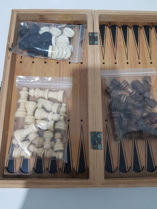 Продам шахматы дерево