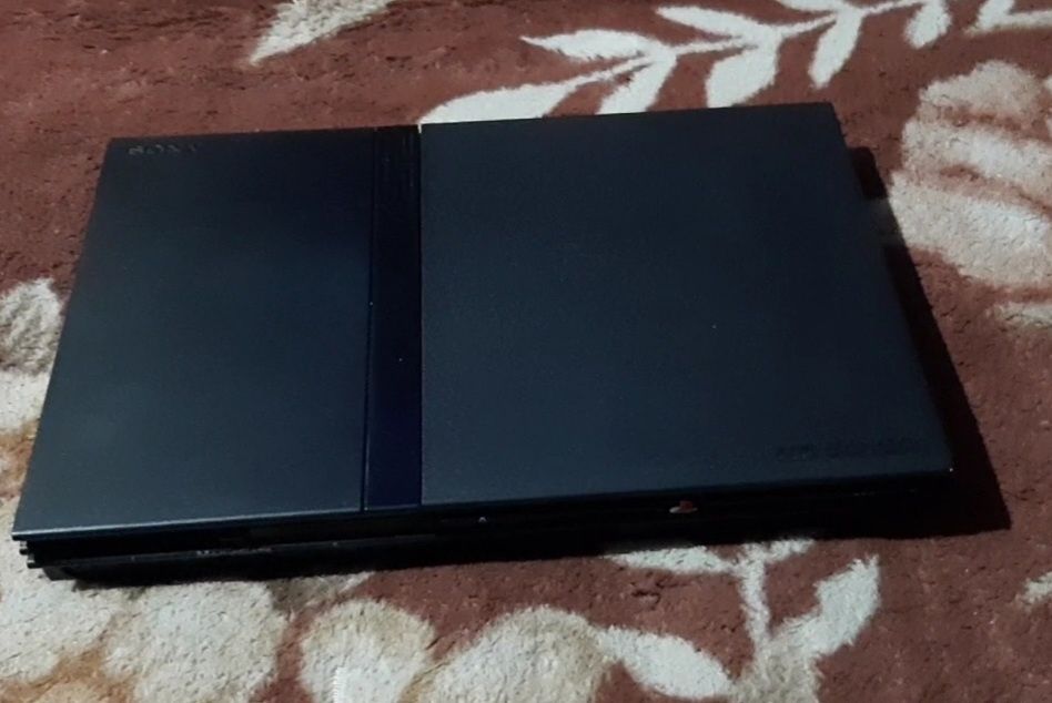 Vând PlayStation 2 stare bună funcționabil
