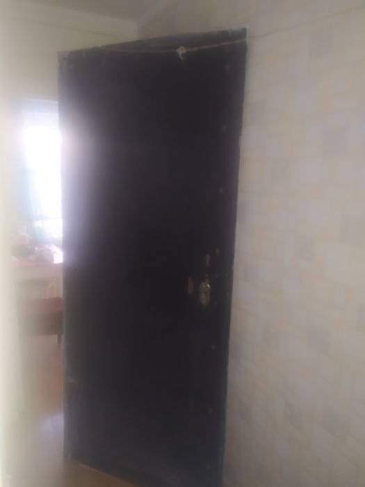 Продам железную дверь