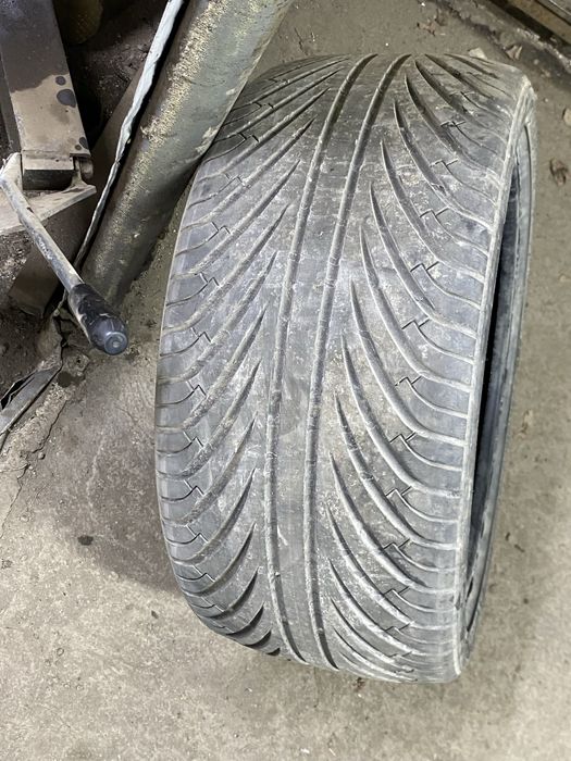 продам резину на 18