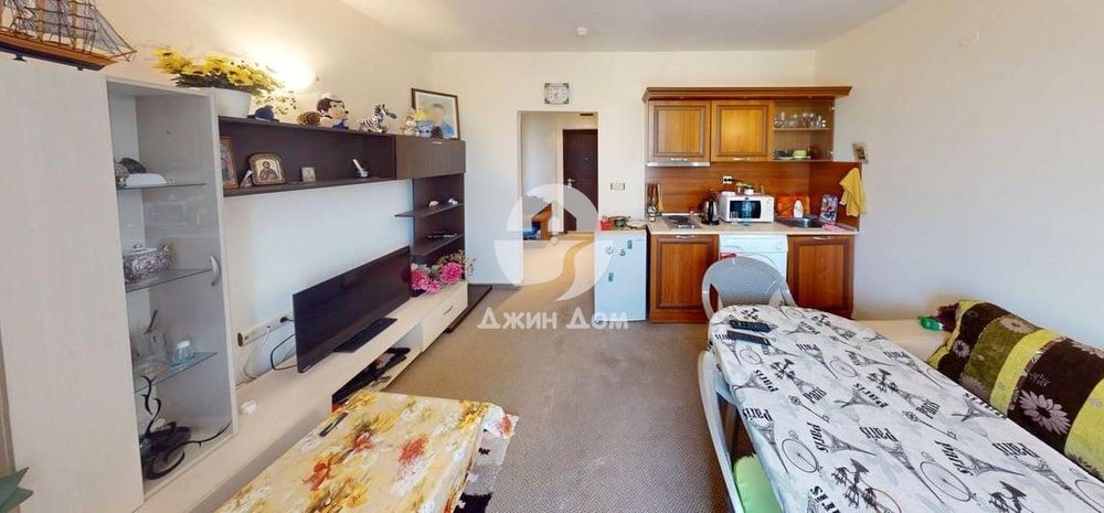 Продава се Двустаен апартамент в к.к. Слънчев бряг - 62 кв.м за 535 €/кв.м - Снимка #2