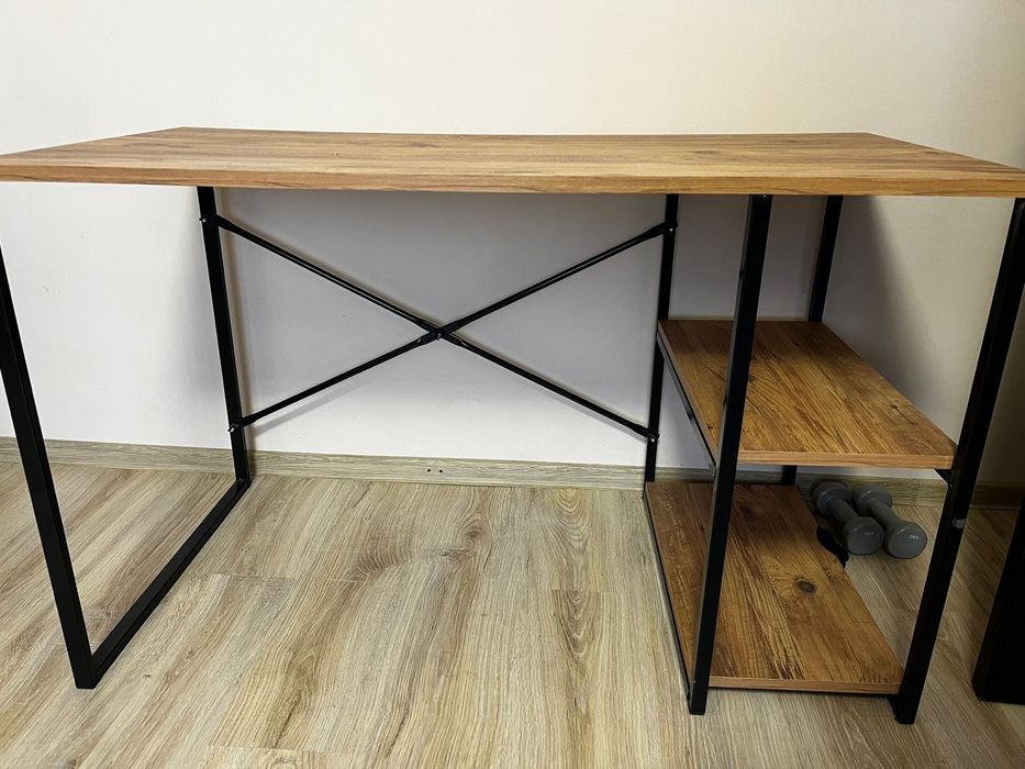 Birou modern stil industrial – blat lemn + structură metalică