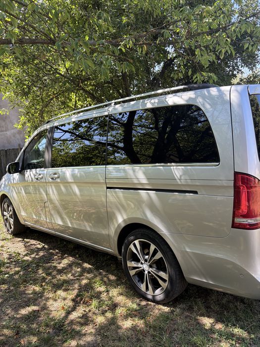 Mercedes V class v220