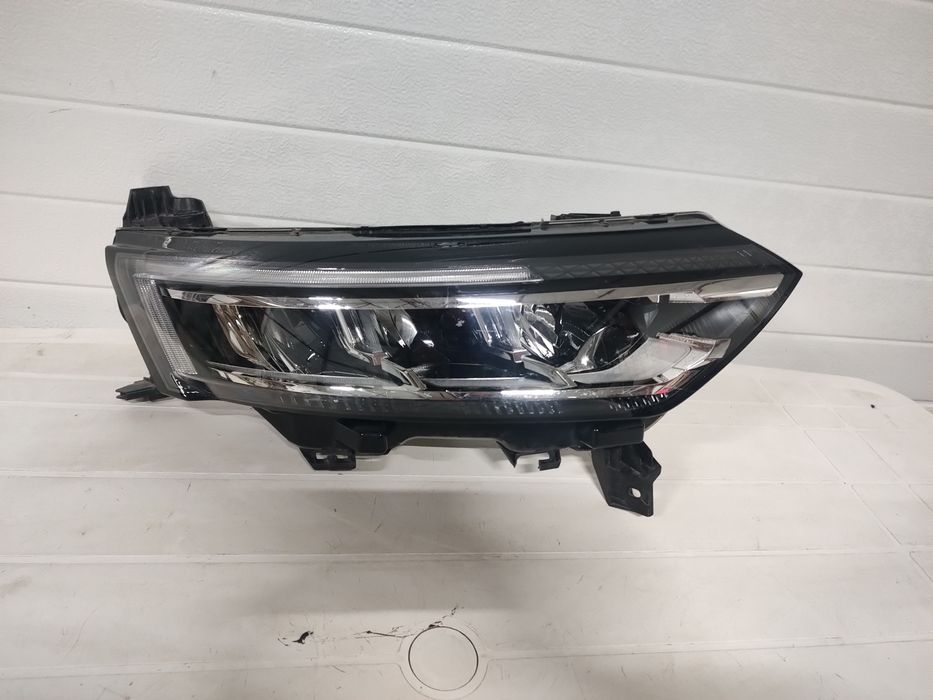 Far dreapta koleos 2 facelift 2020,2021,2022, cod 260104431r