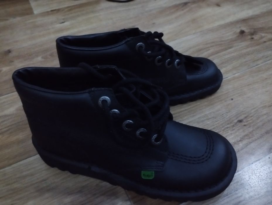 Продам ботинки весна -осень