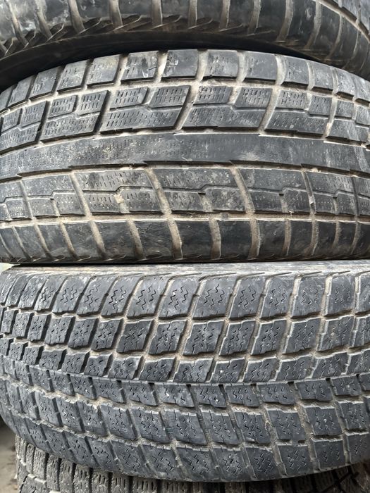 Продам шины 235р16