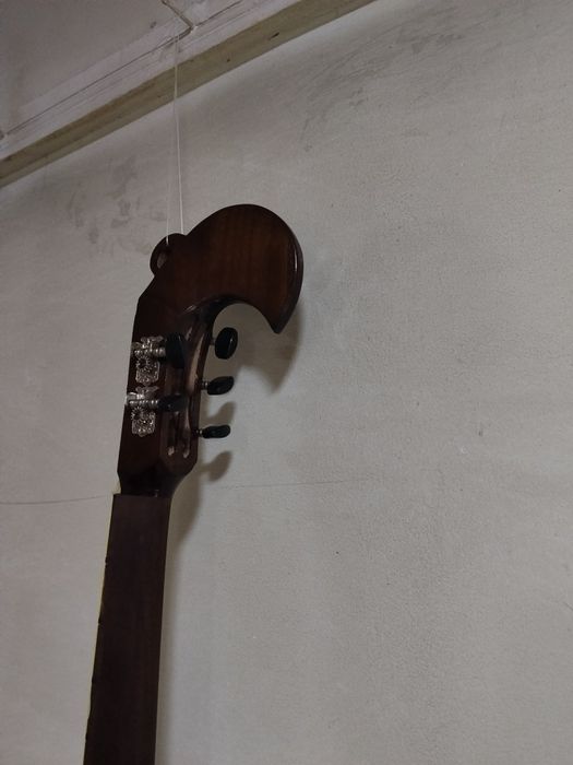 Afgʻon rubob sotiladi