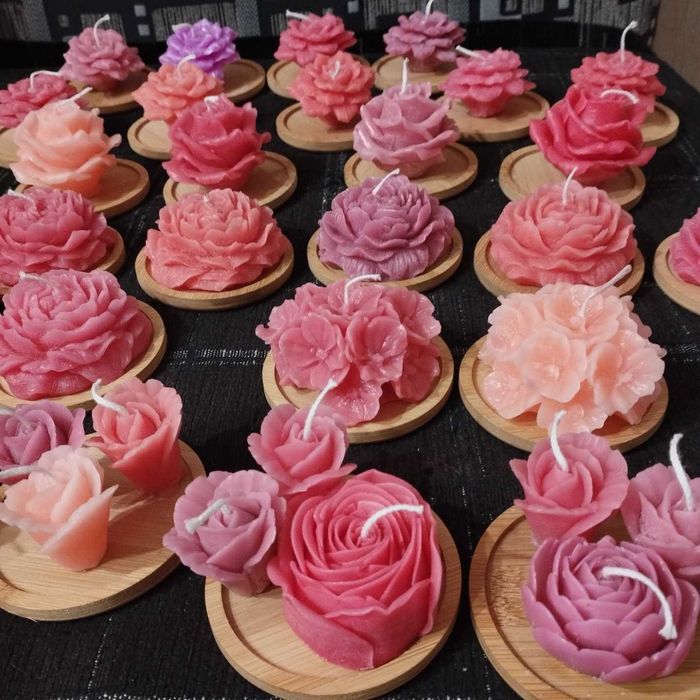 Ароматни восъчни свещи - цветя и рози различни цветове