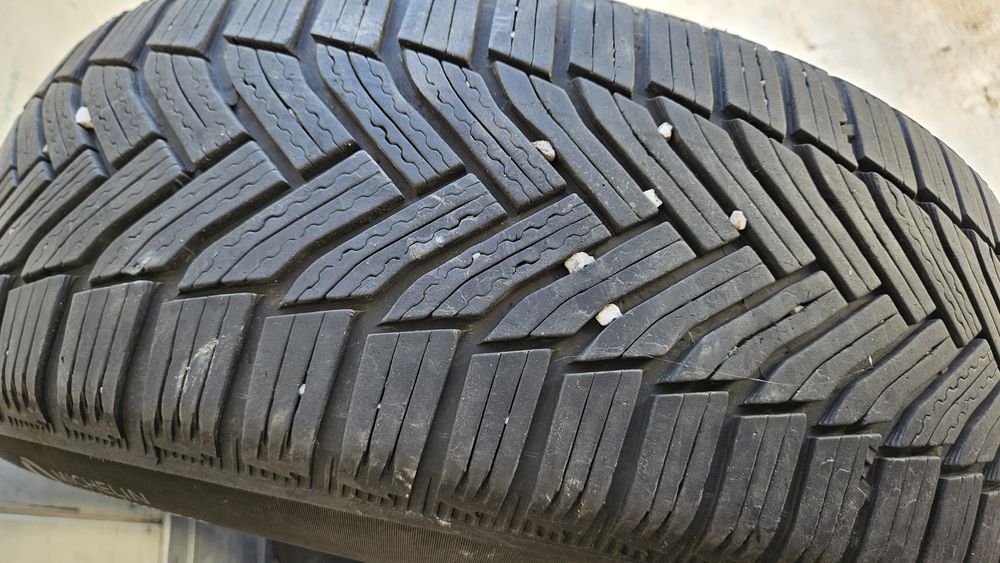 2бр гуми 205 60 16 дот 21 мишелин