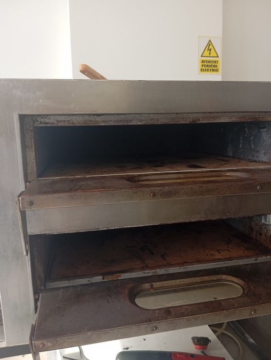 De vânzare cuptor pentru pizza