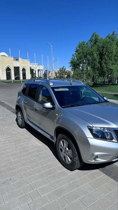 Машина nissan крассовер