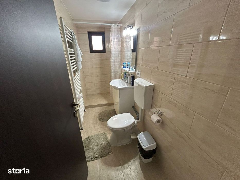 Casa tip duplex - zona Cetate