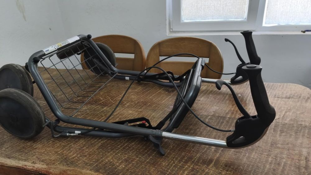 Проходилка-ролатор