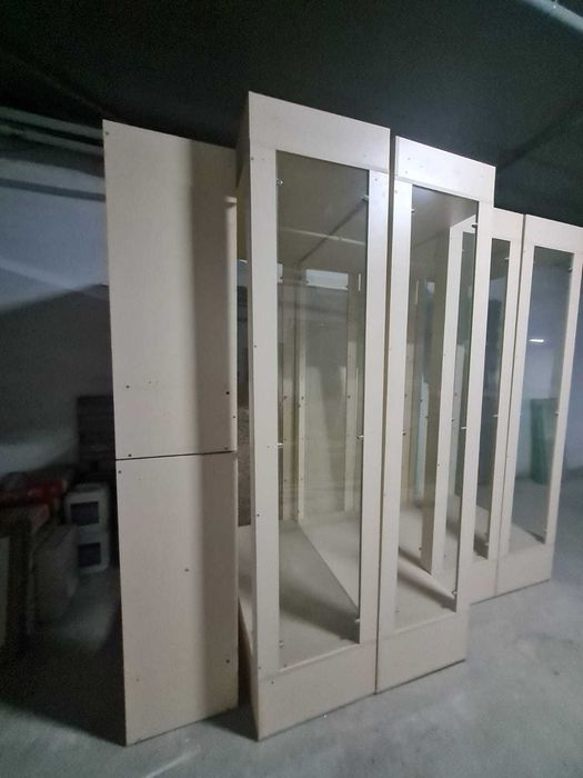 продается витринный шкаф