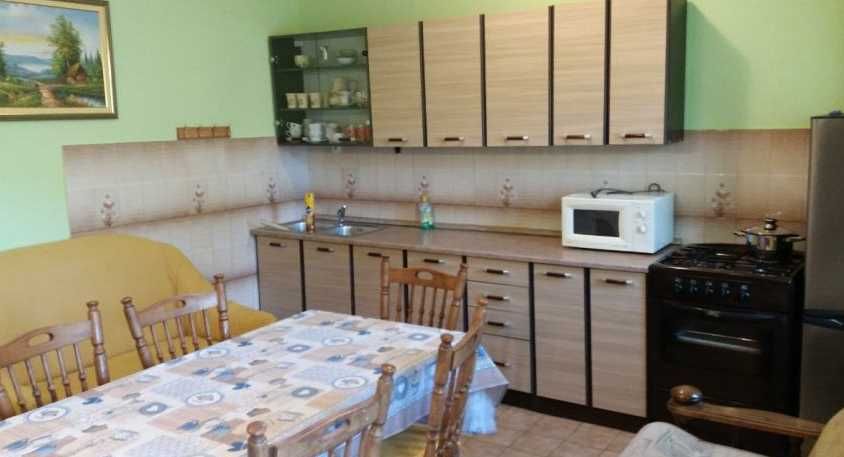 Дава се под наем Двустаен апартамент в Пловдив, Център - 42 кв.м за 153 € - Снимка #2