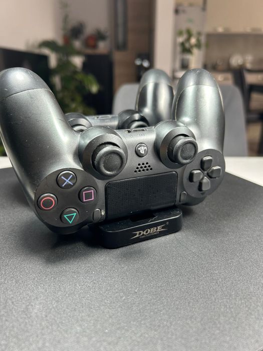 Ps4 pro 1T.