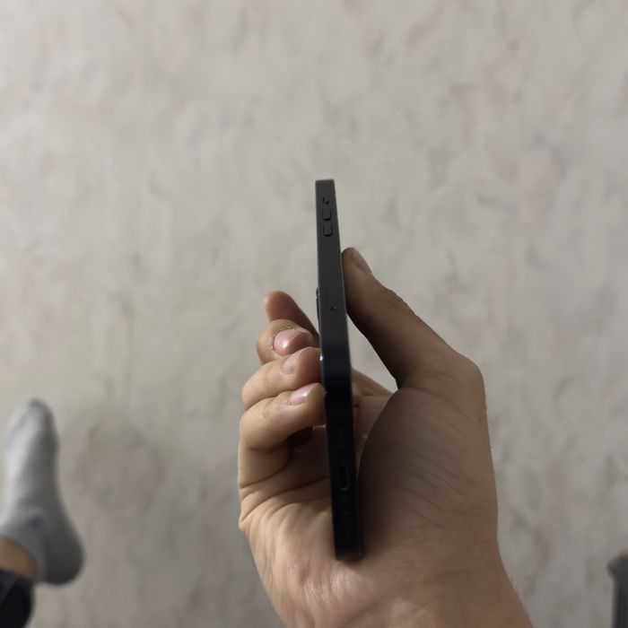 Продаю Айфон 13 256гб