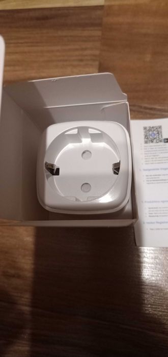 Умен smart контакт с Wi-Fi