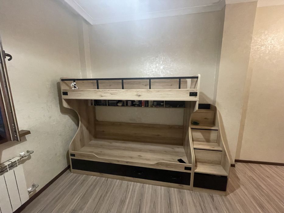 Двухярусная кровать