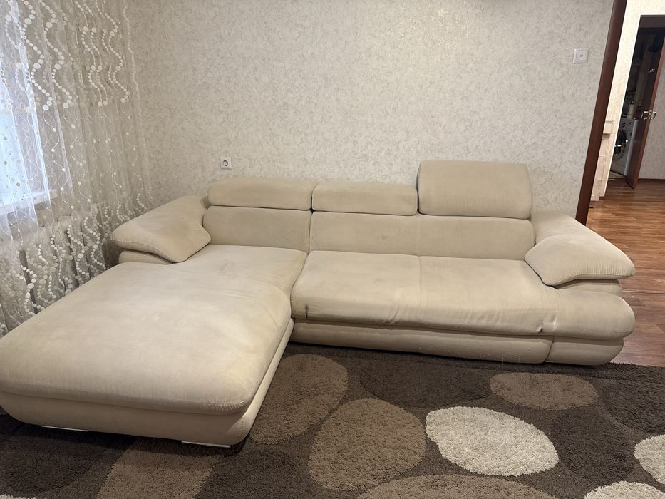 Продается диван  ( Россия)