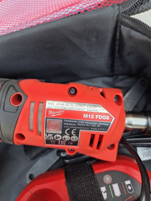 Акумулаторен безчетков прав шлайф Milwaukee M12FDGS-422B, 12 V,