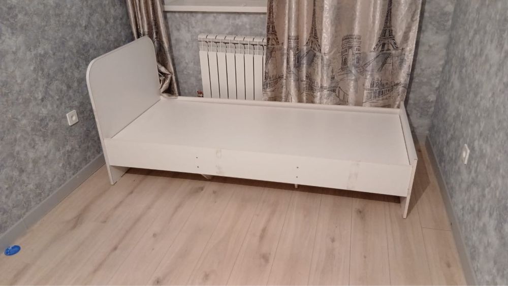 Былый кравать бу