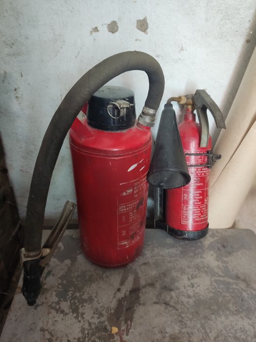 Продаются огнетушители.
