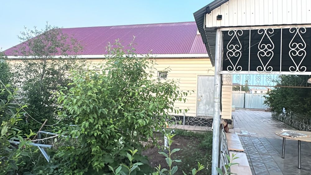 Продам  два дома в одном участке