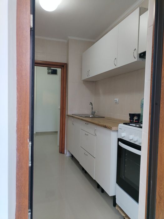 Persoana fizica 2 camere Galata  sau schimb  cu 3 camere