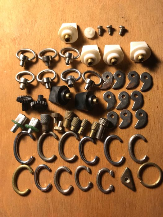 Пружини и части за часовници