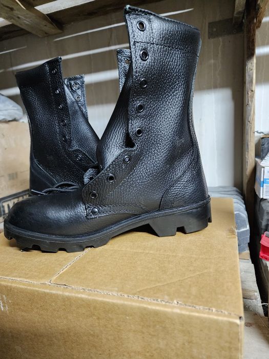 Продам  летние коженные  берцы 39 р.