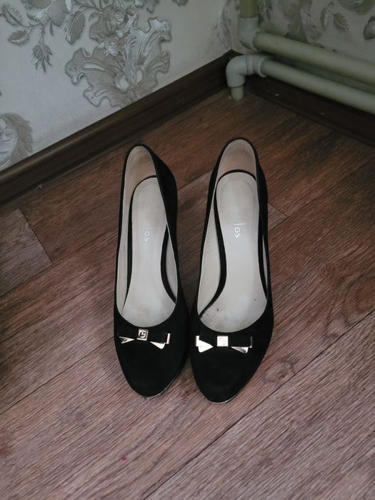 Продам женские туфли