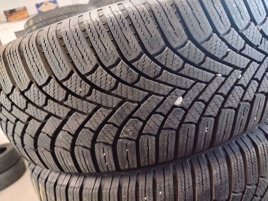 4бр.зимни гуми 215/60/17 Bridgestone